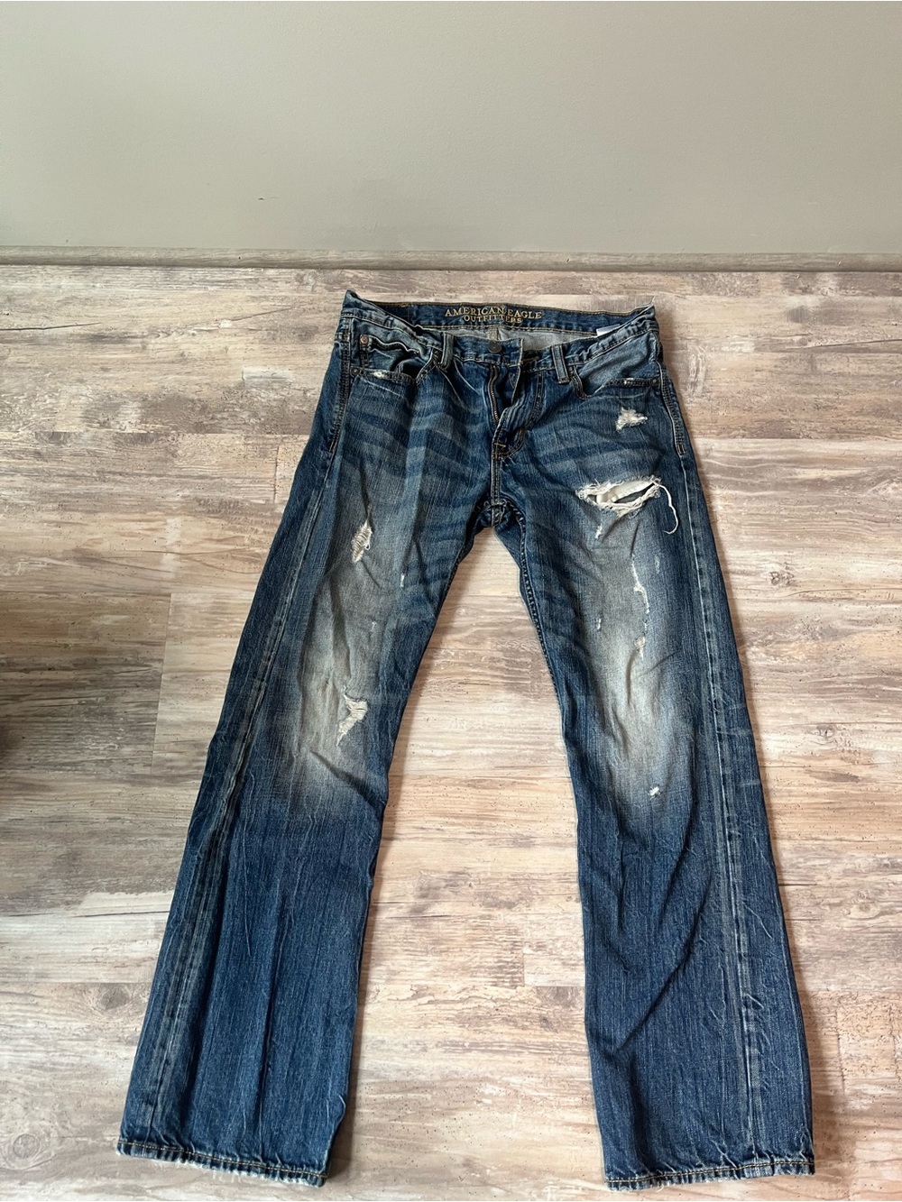 American Eagle Outfitters Men’s Distressed Dark Blue Jeans